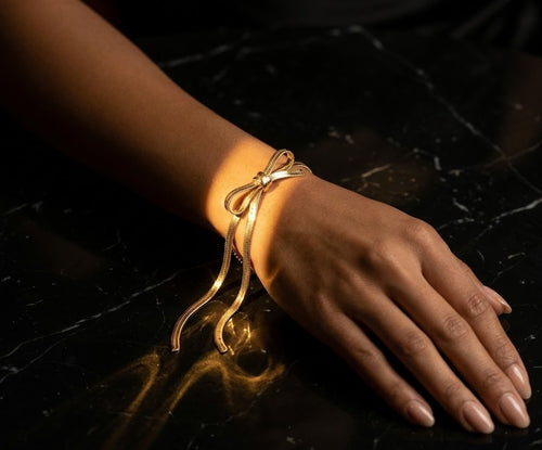 Coquette Bow Pendant Necklace — Gold